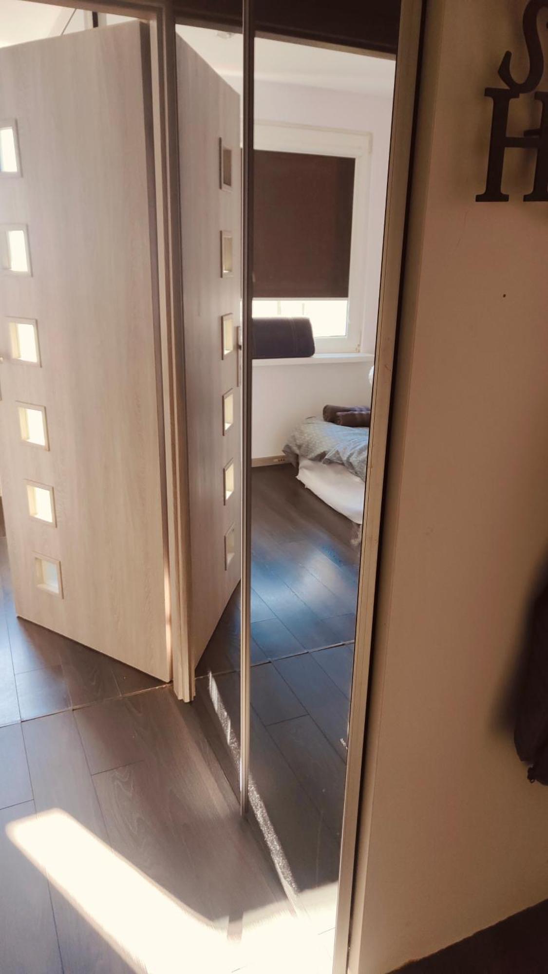 Komfort W Ciemnych Barwach Apartment