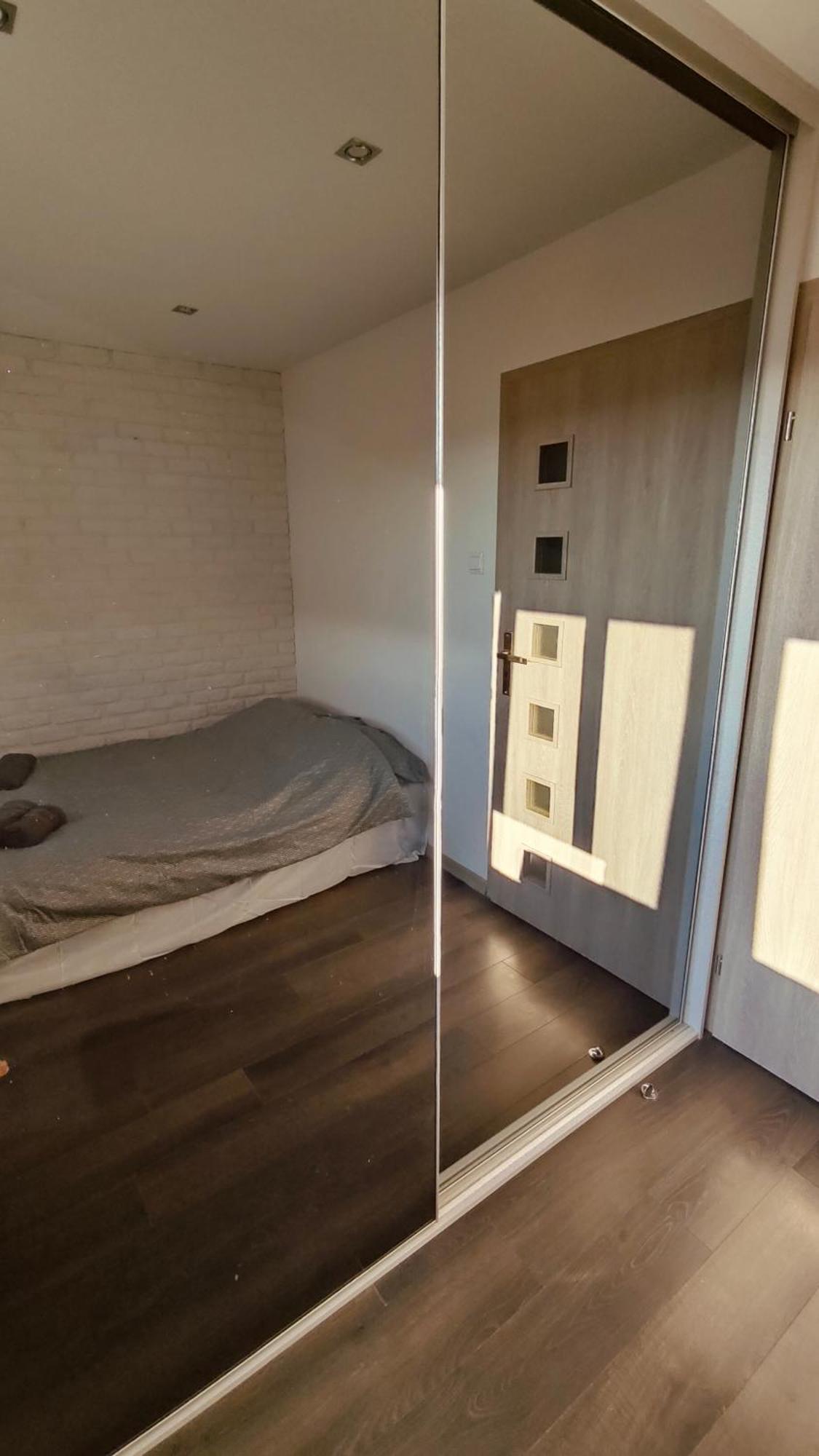 Komfort W Ciemnych Barwach Krosno
