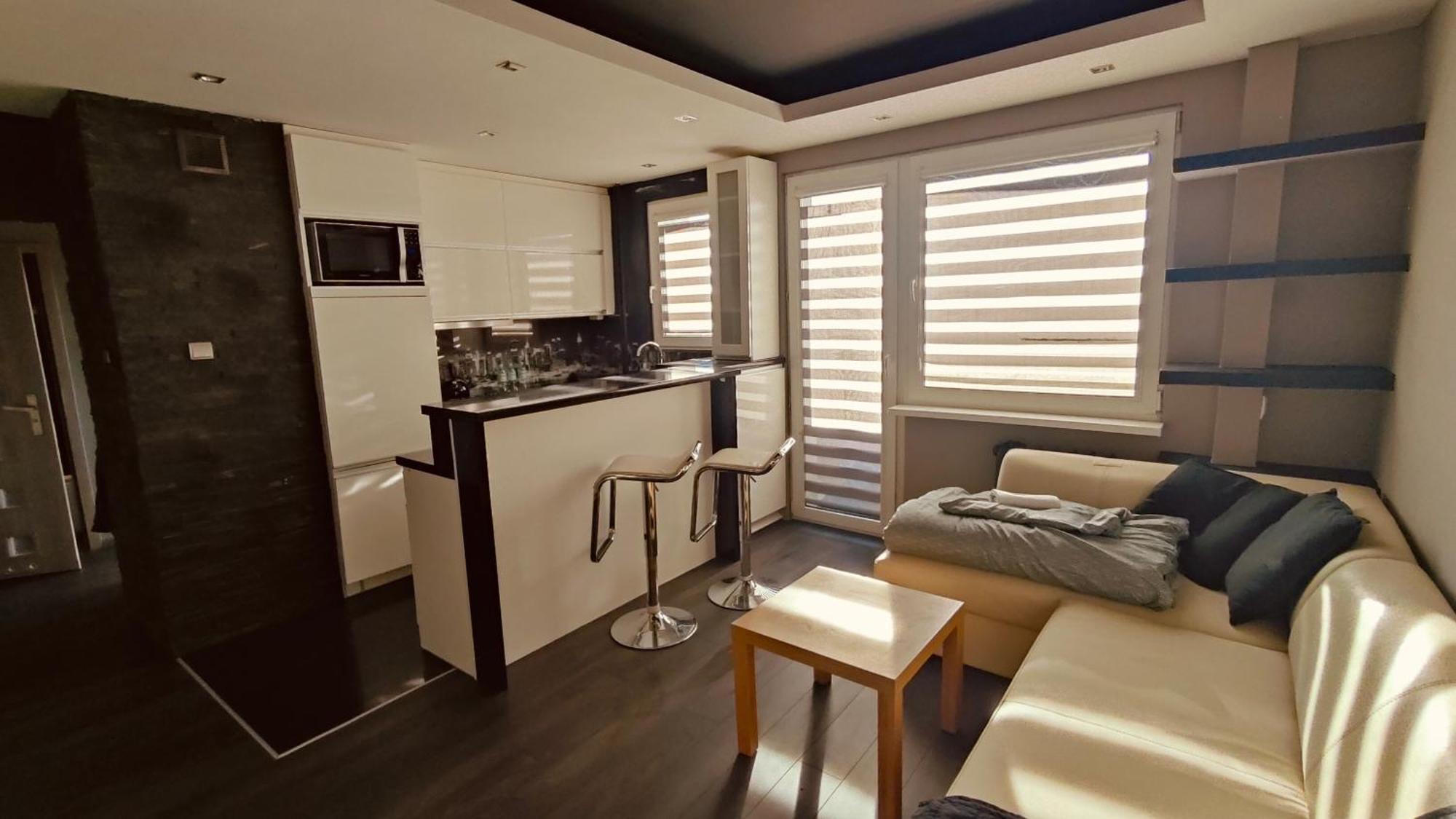 Komfort W Ciemnych Barwach Apartment Krosno